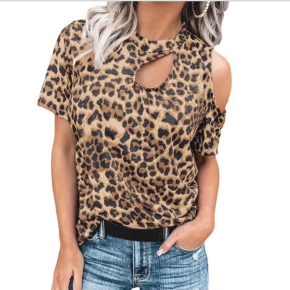 Leopard Cut Out T-Shirt